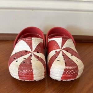 Crocs Unisex Kids Red and White Holiday Lined Clogs